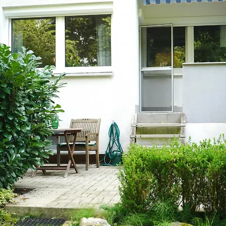 Schoenes Mit Garten- Loggia- Parkplatz- Waschmaschine Appartement *