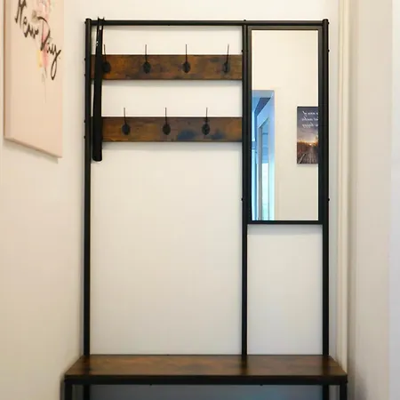 Schoenes Mit Garten- Loggia- Parkplatz- Waschmaschine Appartement *