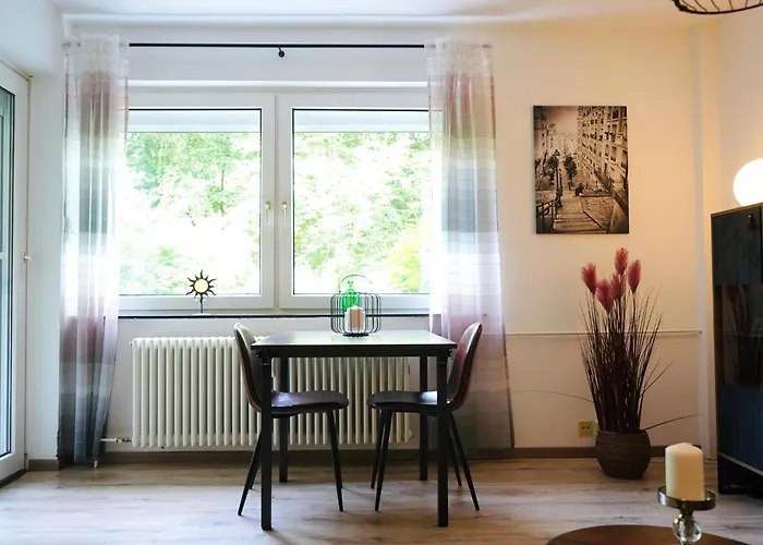 Schoenes Mit Garten- Loggia- Parkplatz- Waschmaschine *